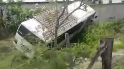 El bus se estrelló contra un muro.