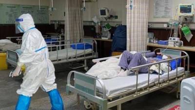 Los centros hospitalarios del país continúan enfrentando el incremento de hospitalizaciones por covid-19.