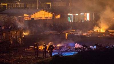 El campamento albergaba a finales de marzo a unas 1.500 personas y había registrado recientemente otros altercados entre sus ocupantes. Foto AFP.