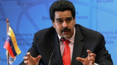 SCH01. SANTIAGO (CHILE), 09/01/2012.- El canciller de Venezuela, Nicolás Maduro, participa en una rueda de prensa hoy, lunes 9 de enero de 2012, en el ministerio de Relaciones Exteriores de Chile en Santiago (Chile). Maduro, junto a sus homólogos de Chile, Alfredo Moreno, y Cuba, Bruno Rodríguez, anunciaron que la próxima cumbre de la Comunidad de Estados Latinoamericanos y Caribeños (CELAC) se celebrará en enero de 2013 en Chile. EFE/Mario Ruiz