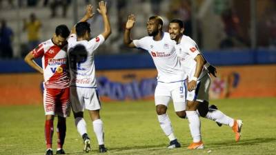 Jorge Benguché marcó el gol del triunfo del Olimpia ante el Vida.