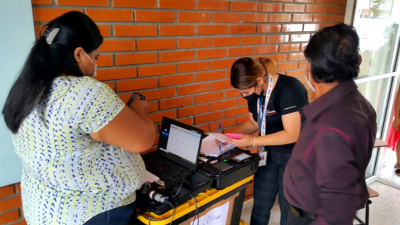 La entrega se realiza en la Universidad Pedagógica de Honduras.