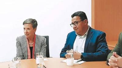 Delia Ferreira recomendó fortalecer las instituciones.