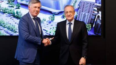 Florentino Pérez se encargó de presentar a Carlo Ancelotti. Foto Twitter Real Madrid.