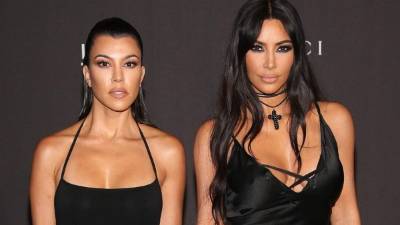 Kim Kardashian y Kourtney Kardashian viajaron esta semana a Armenia, de donde su familia paterna desciende.