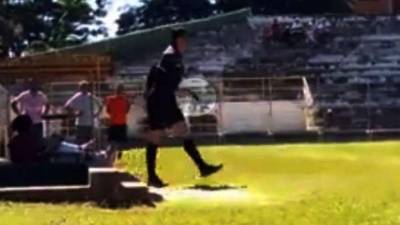 El réferi dirigía un partido de la Liga Passense.