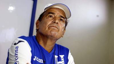 Jorge Luis Pinto en la conferencia de prensa que ha ofrecido este lunes. Foto Delmer Martínez