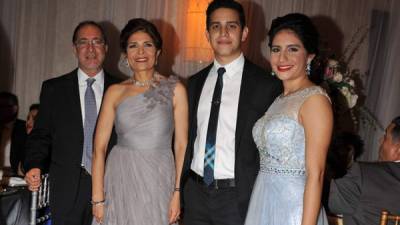 Hilda Hernández murió hoy en un accidente aéreo, le sobreviven su esposo Francois de Peyrecave y sus hijos Humberto y Andrea.
