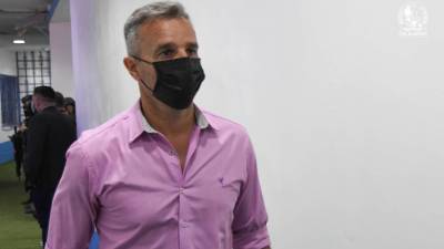 Pablo Lavallén fue expulsado por primera vez en el fútbol hondureño. Foto Facebook Oficial Olimpia.