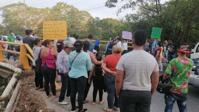 La vía que desde La Ceiba comunica al departamento de Colón fue despejada horas después.