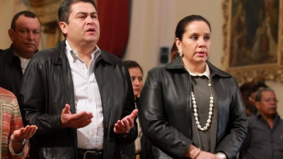 El expresidente de Honduras, Juan Orlando Hernández y su esposa Ana García.