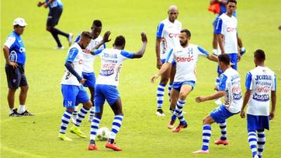 La Selección de Honduras entrenó la tarde de este miércoles en la cancha del estadio Olímpico. Foto Delmer Martínez