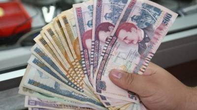 <b> Las autoridades de la Secretaría de Trabajo junto a representantes de centrales obreras, patronos y maquila.</b>