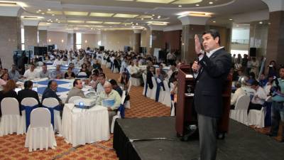 Hernández expuso su plan de gobierno ante todos los sectores de la sociedad.