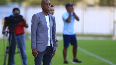 Guillermo Bernárdez ya no es más el técnico del Platense.