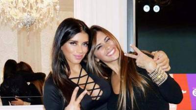 La pareja de Fabregas(derecha) junto a la amada del crack Lionel Messi (izquierda).