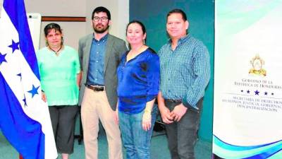 Suyapa Martínez (CEM-H), Eddy Tábora (C-Libre), Jessica Sánchez (GSC) y Donny Reyes (Arco Iris).