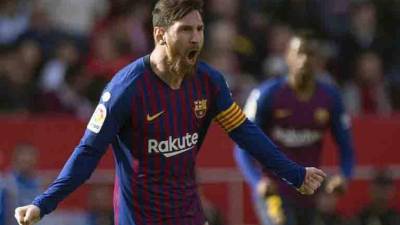 Lionel Messi anotó una joya de gol ante Sevilla. FOTO AFP.