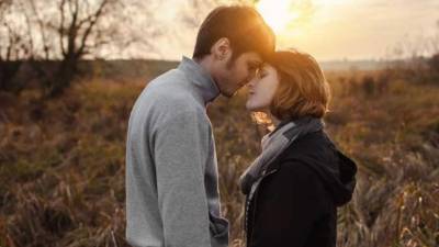 Estar enamorado mejora la piel, uñas y cabello.