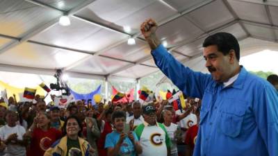 Maduro criticó al Gobierno de Trump por imponer sanciones a 13 de sus funcionarios más cercanos.