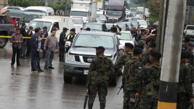 Falsos policías con chalecos antibalas asesinaron a Wilfredo Bardales y a los hermanos Jonathan y Christopher Terrero en el bulevar del norte de San Pedro Sula.