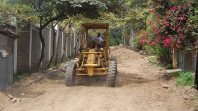 La red vial no pavimentada mejorará si se pagan los L15 millones que deben las empresas de publicidad.