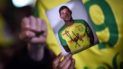 El mundo del fútbol ora por la aparición del futbolista argentino Emiliano Sala. Foto AFP