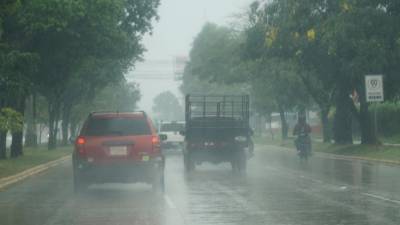 Lluvias y chubascos se esperan para este miércoles en varias zonas del país, según Copeco.