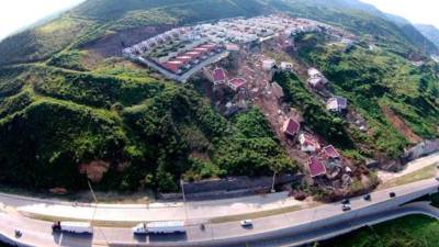 1. Ciudad del Ángel es un proyecto residencial que fracasó por construirse en una zona inestable sin elaboración de estudios geológicos que empezó a colapsar en 2013.