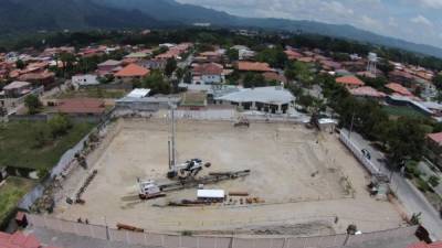 Ya hay maquinaria trabajando en el terreno de Jardines del Valle. Foto Dron: Yoseph Amaya