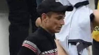 El individuo que agredió a la mujer policía es buscado en todo el país.