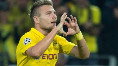 Inmobile es el cuarto jugador italiano en jugar en el Sevilla después de los centrocampistas Enzo Maresca, Tiberio Guarente y Luca Cigarini.