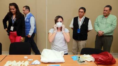 Salud tendrá 1,150 trajes especiales para atender pacientes con ébola.