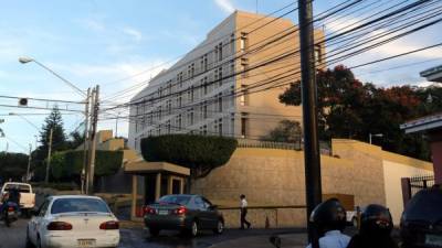 Fachada de la embajada de los Estados Unidos en Tegucigalpa. Foto de archivo de Diario LA PRENSA.