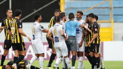 Real España venció 2-0 al Cartaginés en el juego disputado en el estadio Morazán.