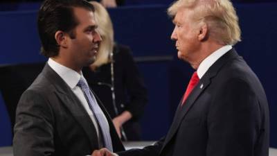 Trump Jr. se reunió con una abogada rusa durante la campaña electoral para solicitar información que puediese incriminar a Hillary Clinton, rival demócrata de su padre.