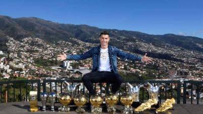 Cristiano Ronaldo fue reemplazado por Modric en los premios The Best. FOTO EFE.