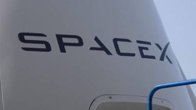 La idea de la compañía SpaceX es colocar unos 1.584 satélites en la órbita terrestre, unos 549 kilómetros por encima de la tierra, para fortalecer su red de internet de banda ancha Starlink. EFE/Archivo