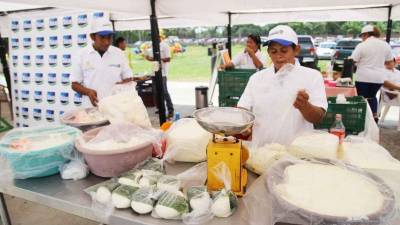 Las empresas de alimentos deben solicitar los permisos. Foto: Cristina Santos.