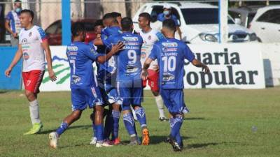 El Victoria le recetó una paliza de 5-0 al Real Juventud y avanzó a semifinales de la Liga de Ascenso.
