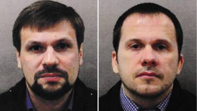 Combo de imágenes facilitadas por la policía metropolitana de Londres que muestra a los ciudadanos rusos Alexander Petrov (d) y Ruslan Boshirov (i). EFE