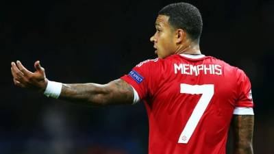 Memphis Depay no pone su apellido en la camiseta del Manchester United United porque odia a su padre.