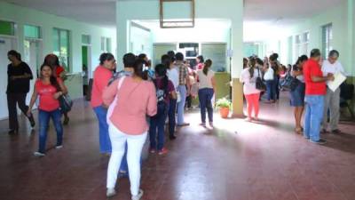 El dirigente del Colegio Profesional Unión Magisterial de Honduras llama a las docentes a denunciar.