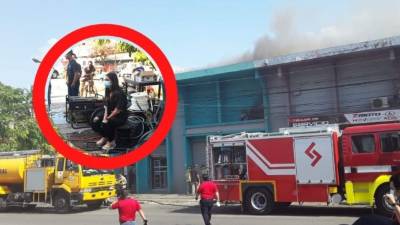 Locales de mangueras y respuestos de motocicletas se incendiaron este viernes.