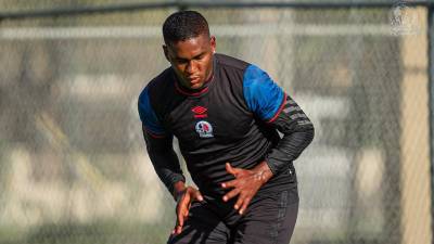 Beckeles es uno de los defensores que goza de la confianza de Pedro Troglio.