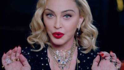Madonna piensa que tiene anticuerpos contra el COVID-19.