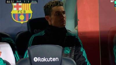 Cristiano Ronaldo en el banquillo tras salir de cambio. Foto @Casadelfutbol