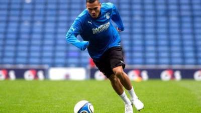 El contención catracho Arnold Peralta se entrena con todo en el Rangers.