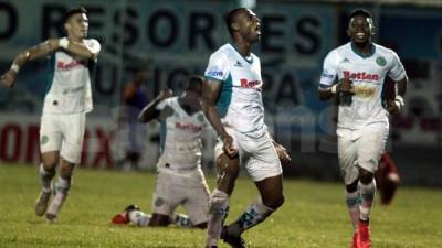 Hilder Colón salvó al Juticalpa FC de la derrota y le dio el empate contra el Olimpia. Foto Juan Salgado