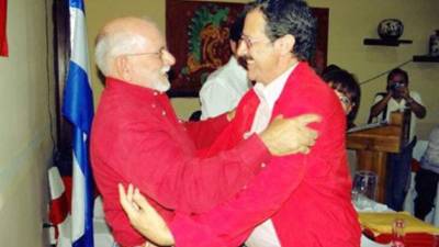 José Eduardo Gauggel Rivas y Mauricio Villeda en una foto del recuerdo subida a Facebook.